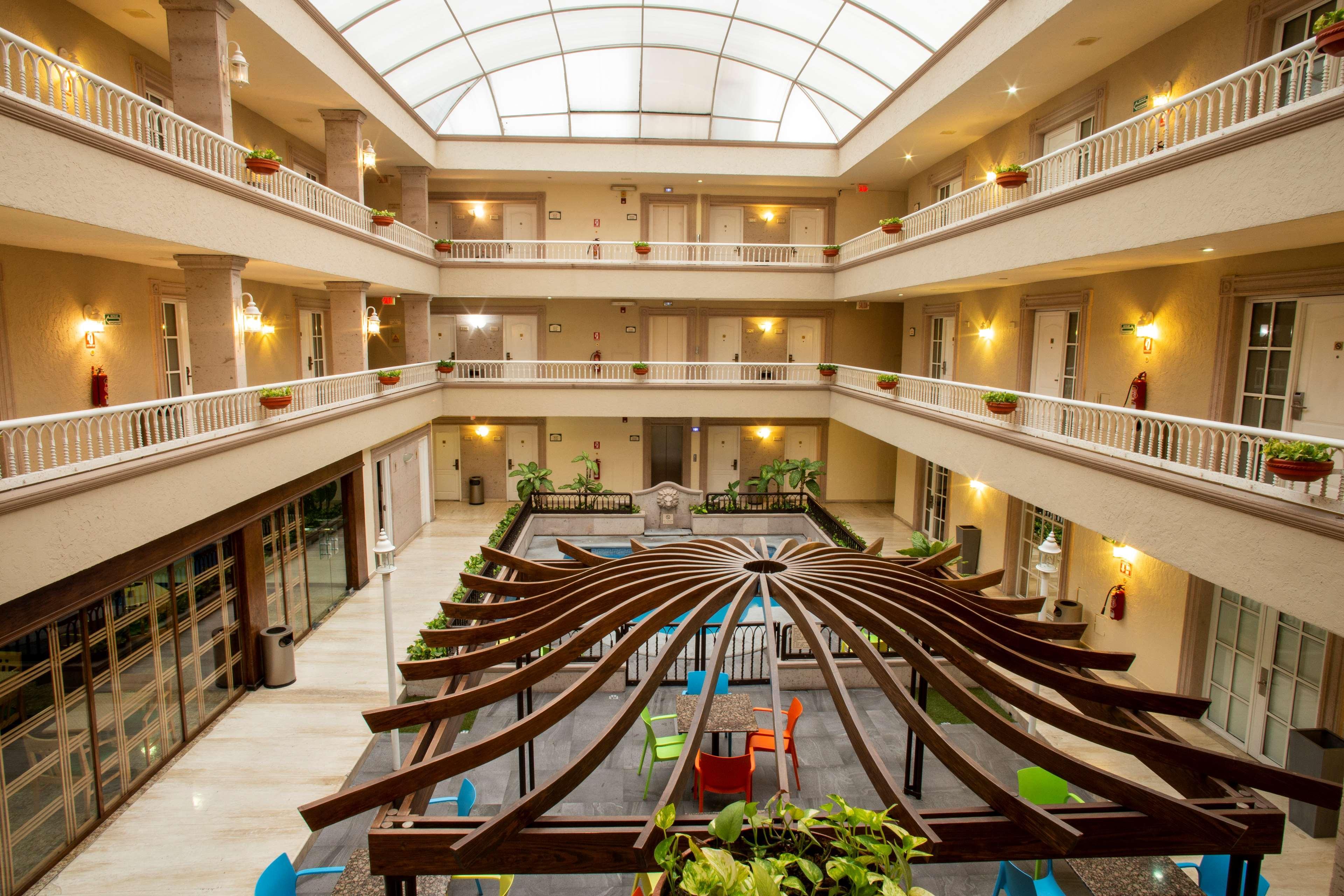 Best Western Plus Monterrey Colon Ngoại thất bức ảnh