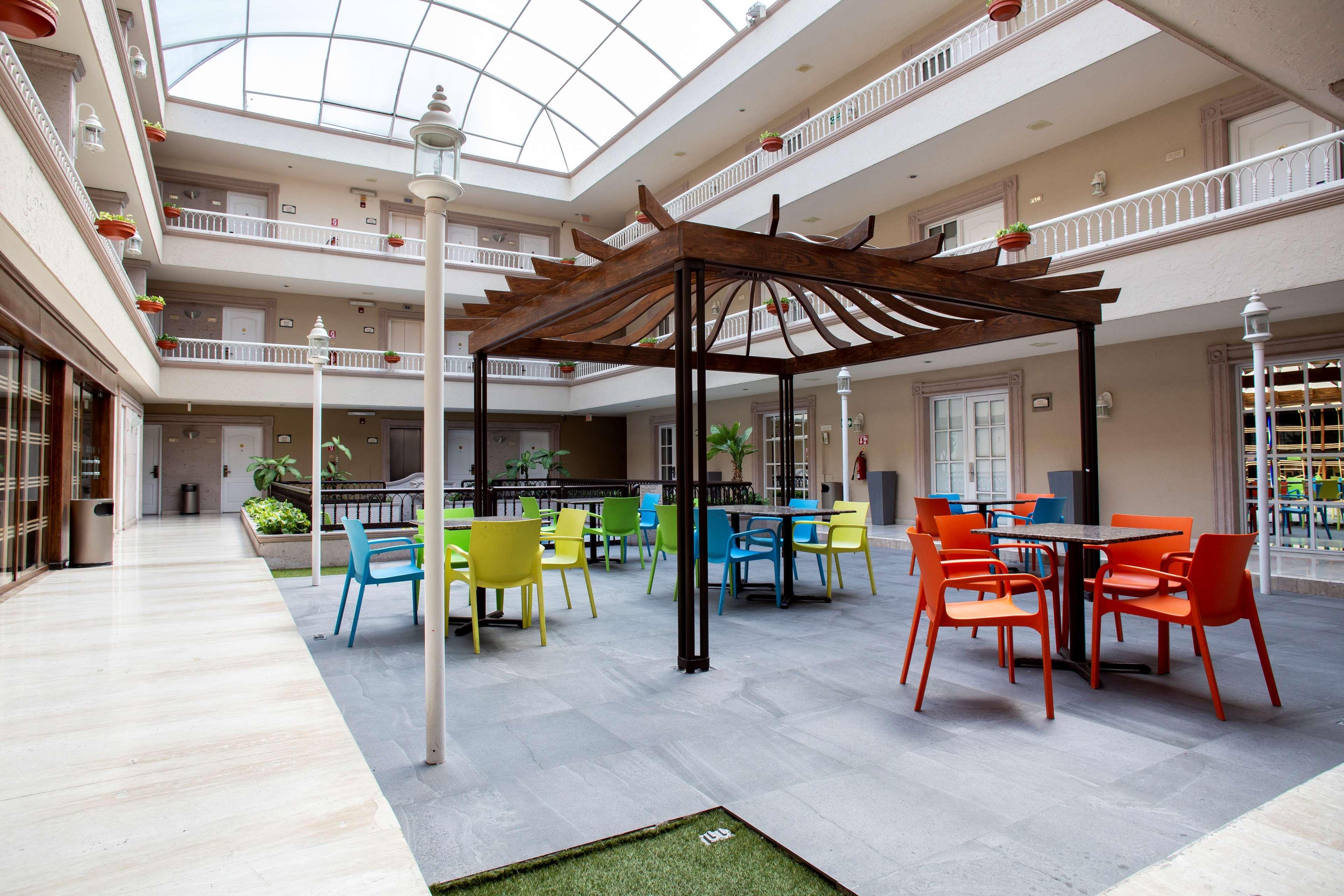 Best Western Plus Monterrey Colon Ngoại thất bức ảnh