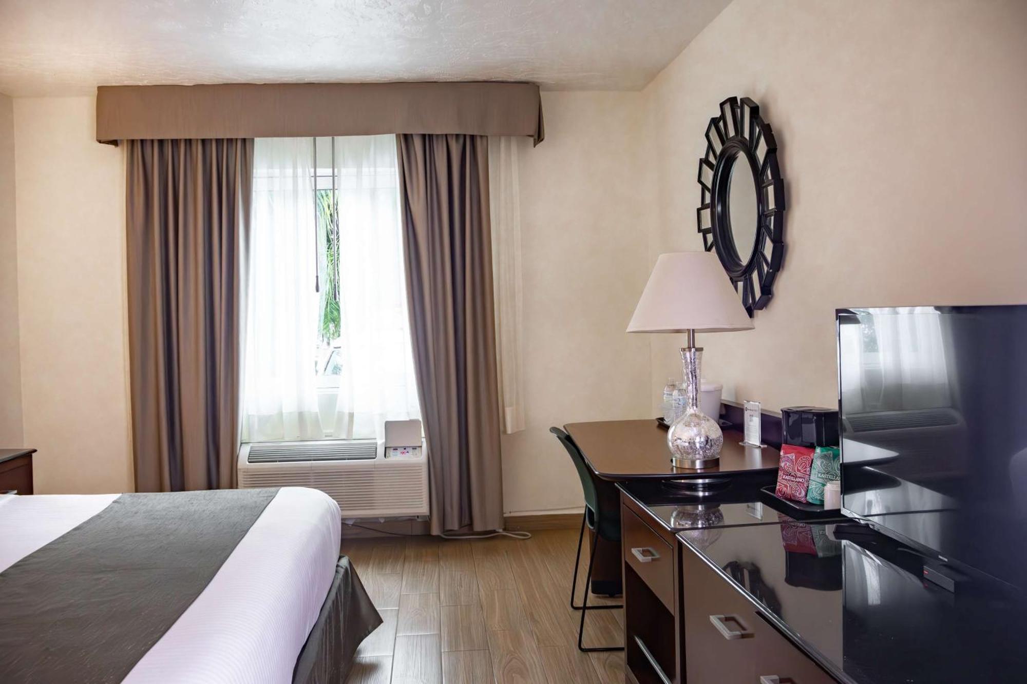 Best Western Plus Monterrey Colon Ngoại thất bức ảnh
