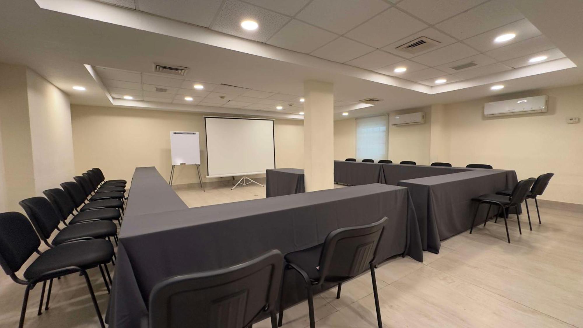 Best Western Plus Monterrey Colon Ngoại thất bức ảnh
