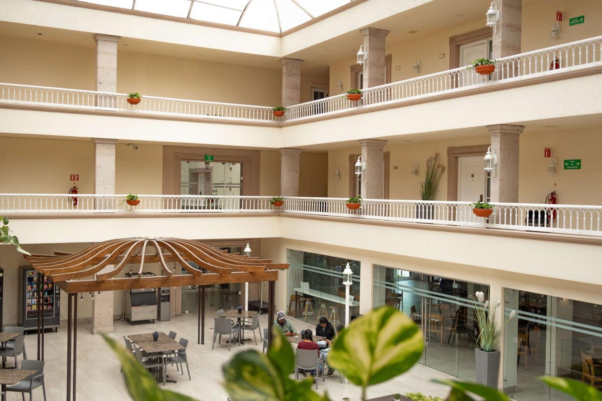 Best Western Plus Monterrey Colon Ngoại thất bức ảnh