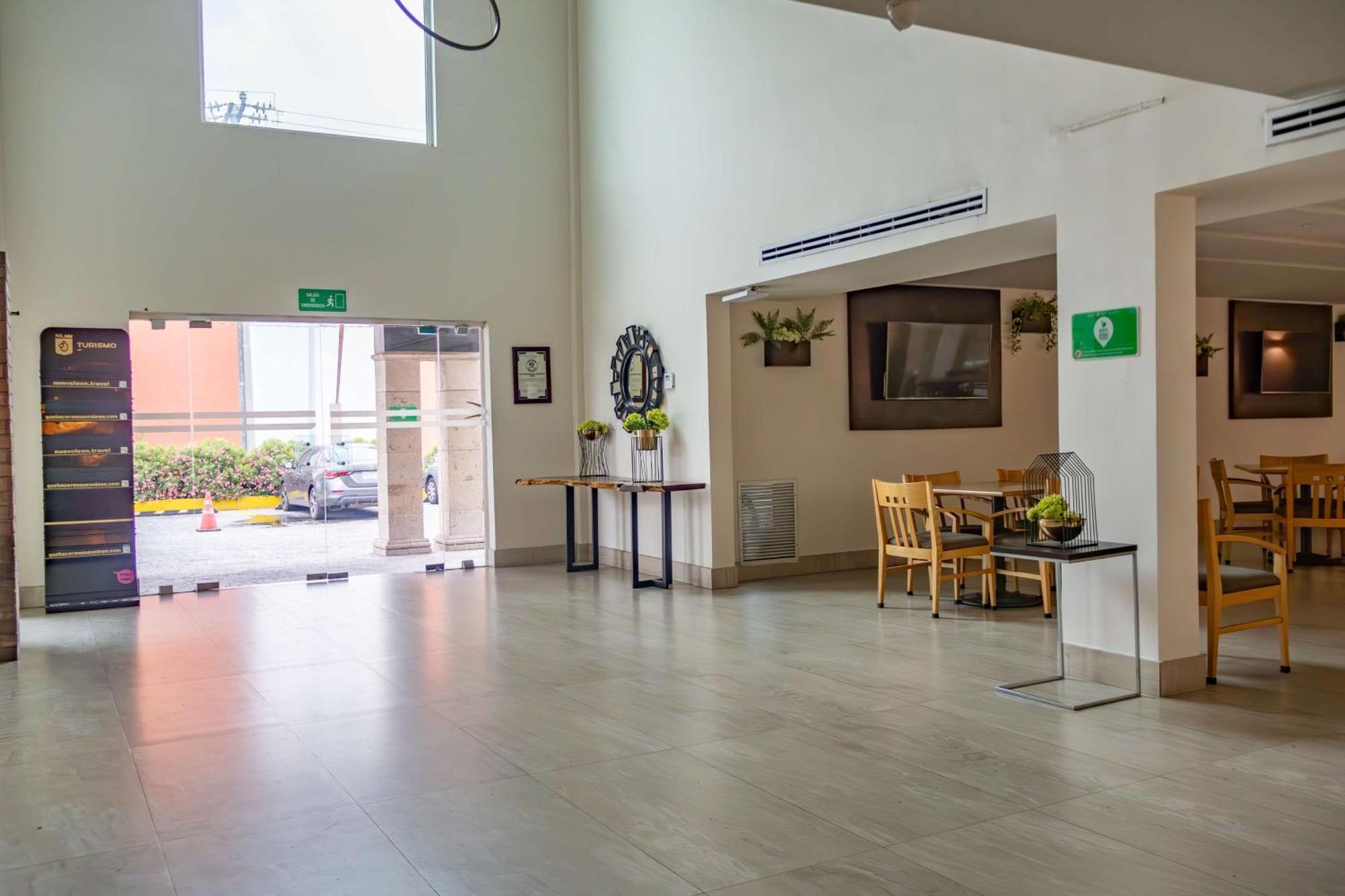 Best Western Plus Monterrey Colon Ngoại thất bức ảnh